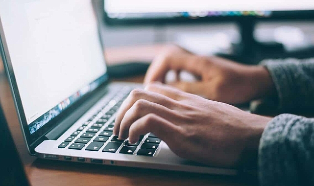 Küresel internet kesintisi birçok web sitesine ulaşımı engelledi