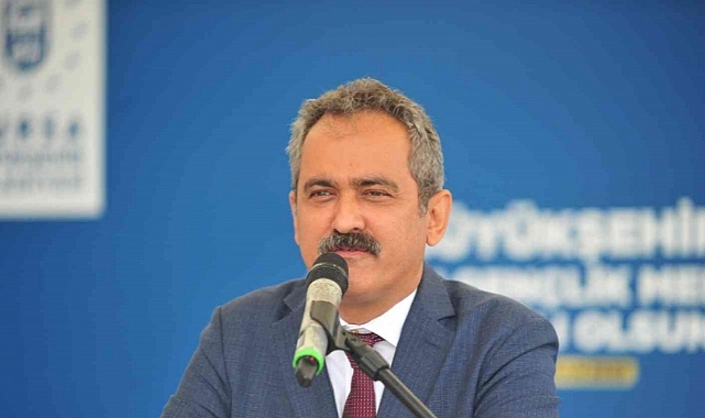 Milli Eğitim Bakanı Özer Bursa'da gençlik merkezi açılışında konuştu