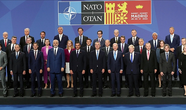 NATO ülkelerinin liderleri, İsveç ve Finlandiya'yı ittifaka katılmaya davet etme kararı aldı