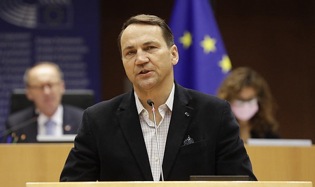 Polonya'nın eski Dışişleri ve Savunma Bakanı Sikorski: "Ukrayna'ya bağımsızlığını savunabilmesi için nükleer silah verilmeli"