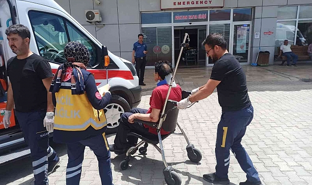 Takla atan otomobilde bulunan 2 kişi yaralandı