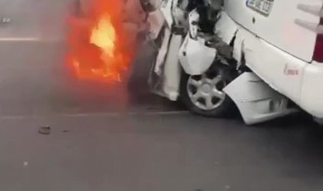 Tır ile otobüsün arasında kalan otomobilden sağ çıktı