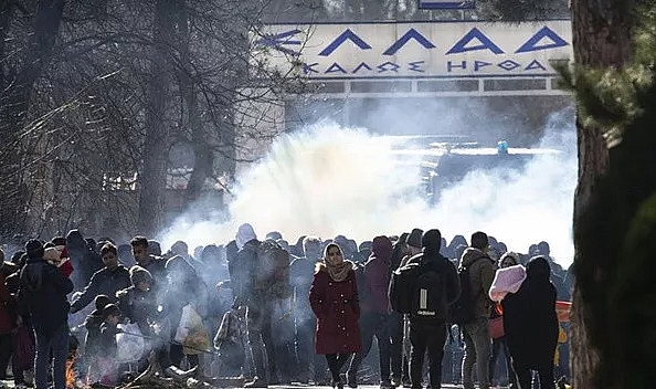 Yunanistan sınırda silahla dehşet saçtı: 1 göçmen hayatını kaybetti