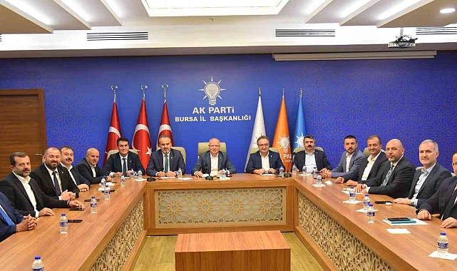 AK Parti kadroları sahada