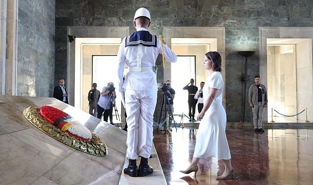 Almanya Dışişleri Bakanı Baerbock, Anıtkabir'de