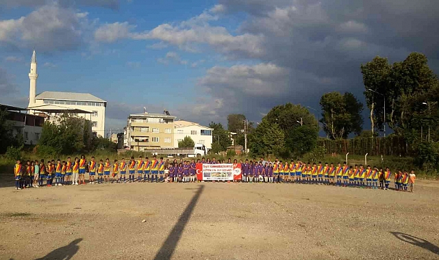 Antrenman yapmak için her gün 4 kilometre yürüyorlar