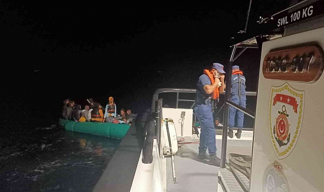 Ayvalık açıklarında 49 düzensiz göçmen kurtarıldı