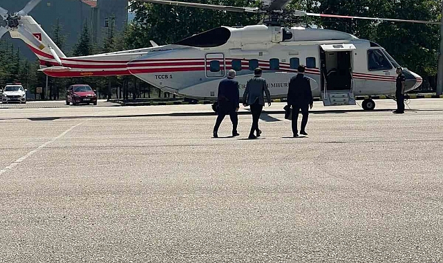 Binali Yıldırım'ı taşıyan helikopter Bilecik'e acil iniş yaptı