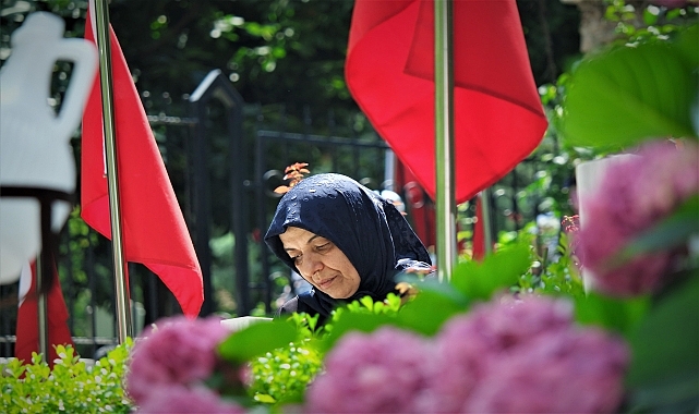 Bursa ve Eskişehir'de bayram arifesinde şehitlikler ziyaret edildi