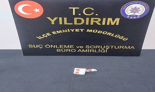 Bursa'da uyuşturucu ticareti yapan 2 şüpheli ile polise mukavemette bulunan 4 kişi yakalandı