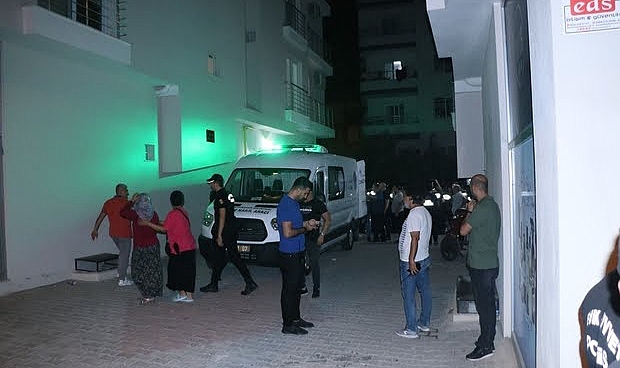 Çocuğunu ve eşini öldürüp intihar etti