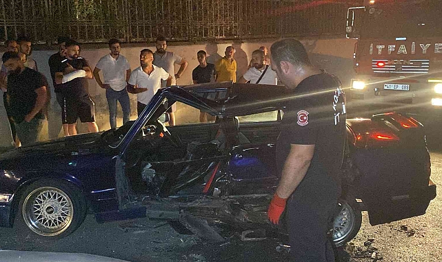 İki otomobil çarpıştı: 1'i ağır 2 yaralı
