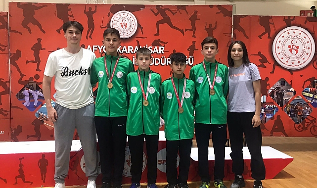Osmangazili badmintoncular yeniden zirvede