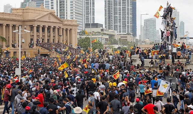 Sri Lanka Devlet Başkanı Rajapaksa istifa etti.