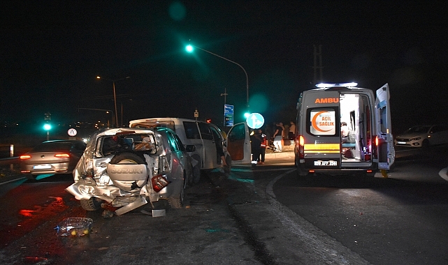 Tekirdağ'da tır ışıkta bekleyen araçları biçti