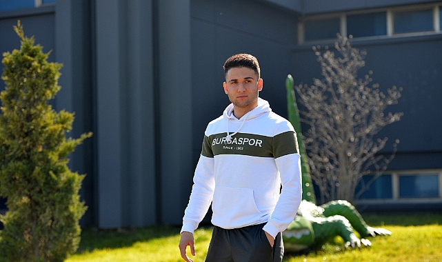 Tuğbey Akgün, Bursaspor ile olan sözleşmesini feshetti