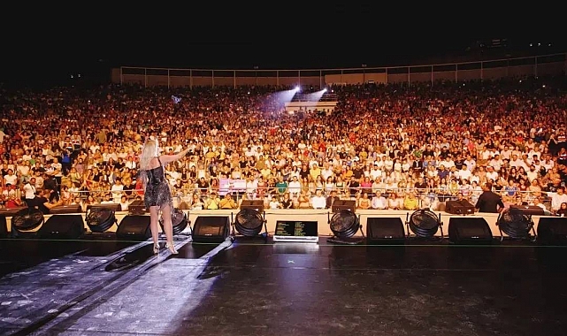 25 bin kişi Hadise ile coştu
