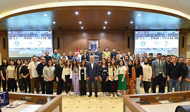 Başkan Aktaş stajyerlerle buluştu