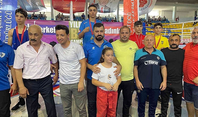 Bursa Büyükşehir Belediyesporlu boksörlerden iki Türkiye şampiyonluğu, bir ikincilik ve bir üçüncülük