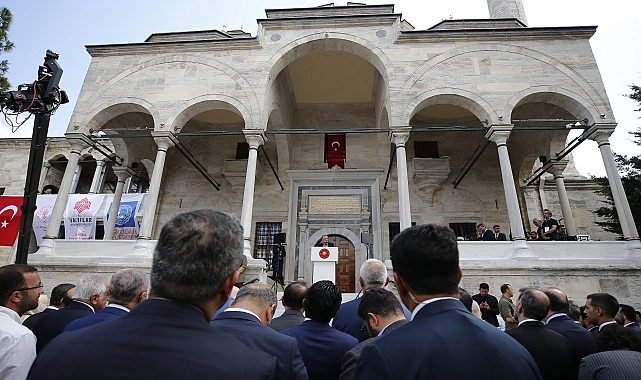Cumhurbaşkanı Erdoğan, cuma namazını Ayazma Camisi'nde kıldı