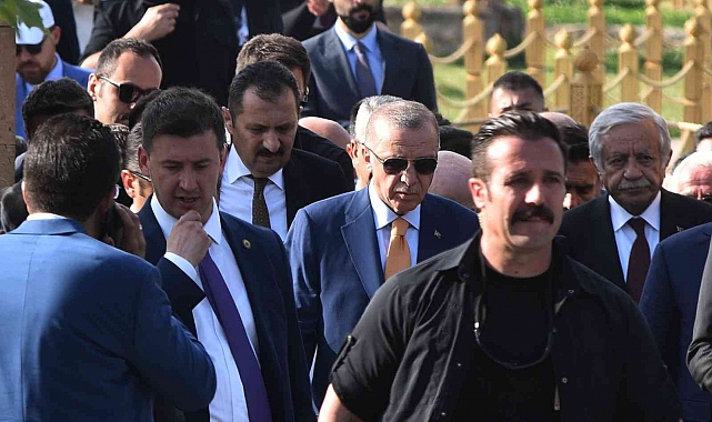 Cumhurbaşkanı Erdoğan'dan Selçuklu Mezarlığı ziyareti