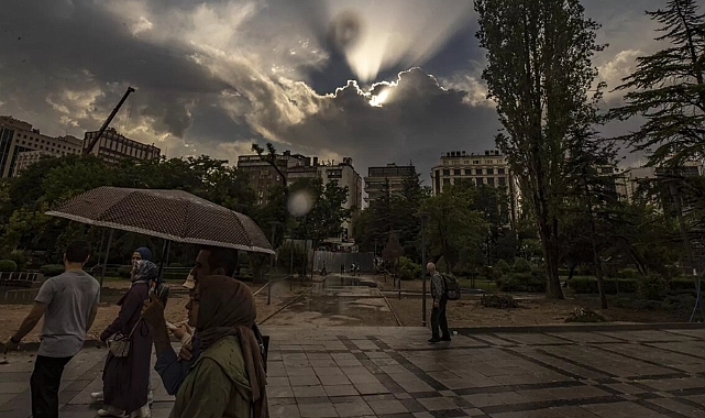 Meteoroloji'den yeni hava durumu raporu: İstanbul'a yağmur uyarısı