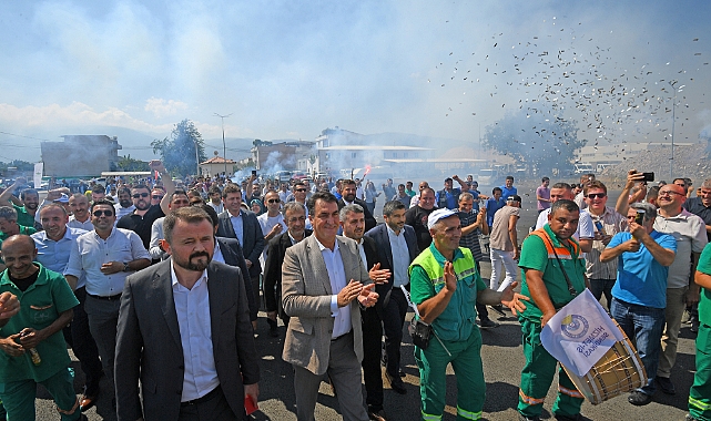 Osmangazi Belediyesi işçilere yüzde 100 zam yaptı