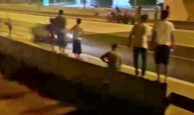 Otoyolda yarış yapan araç sürücüsü, 23 yaşındaki gence çarpıp hayatını kararttı