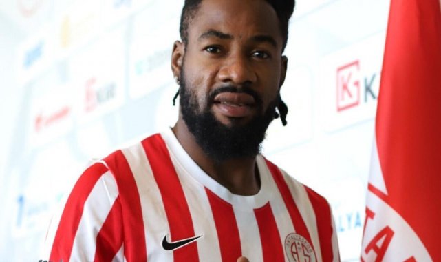 Antalyaspor Galatasaray'dan Luyindama'yı transfer etti