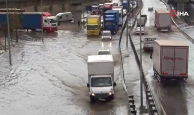 Beylikdüzü Ambarlı Liman Yolu'nu su bastı