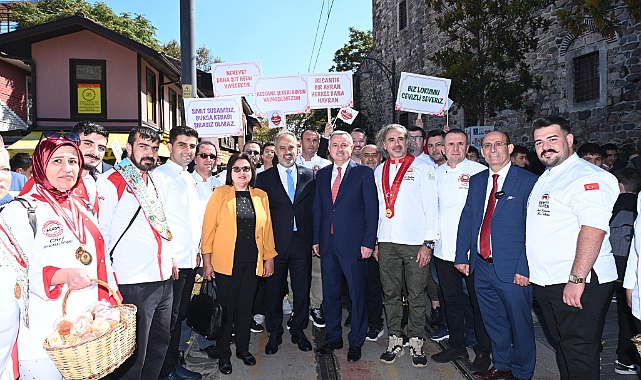 Bursa'da 3 gün sürecek 'lezzetli' festivale görkemli açılış