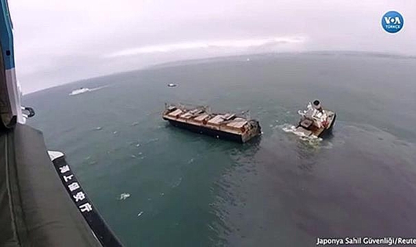 Cebelitarık Körfezi yakınlarında karaya oturan gemide yakıt sızıntısı