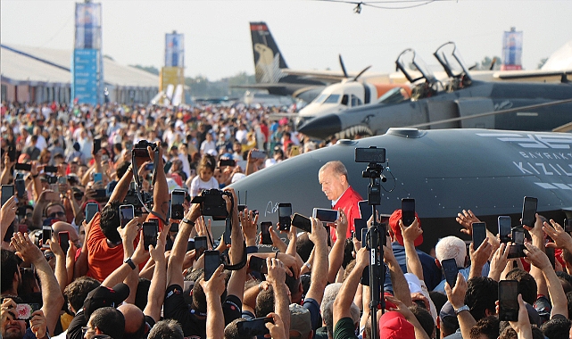 Cumhurbaşkanı Erdoğan, KIZILELMA ve HÜRJET'i imzaladı