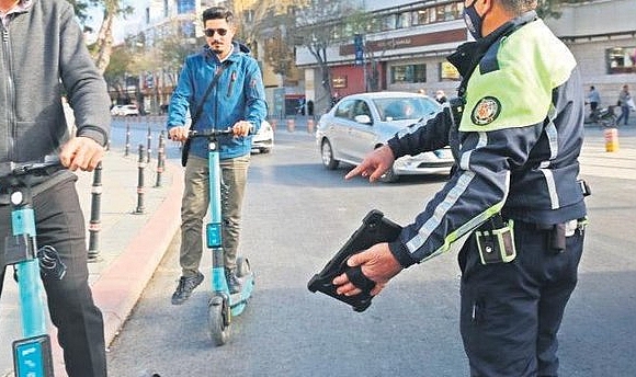 Elektrikli scooterler ölüm saçıyor