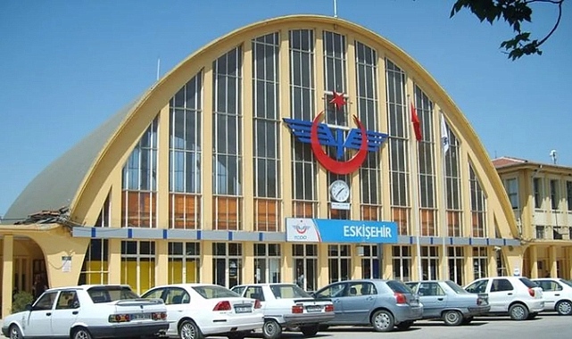 Eskişehir-İstanbul hızlı tren seferleri başlıyor