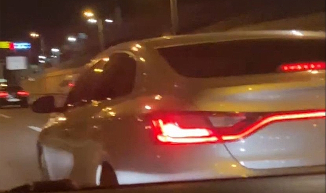 Kadın sürücüyü sıkıştıran maganda kamerada