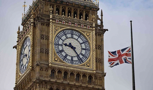 Kraliçe Elizabeth için yapılan saygı duruşu sırasında çanları çalmayan Big Ben'e soruşturma