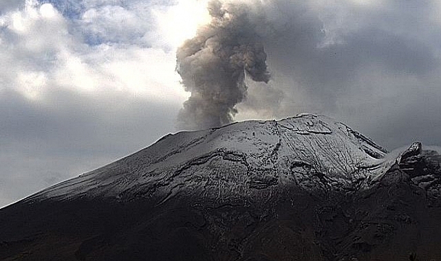 Meksika'daki Popocatepetl Yanardağı'nda son 8 günde üçüncü patlama