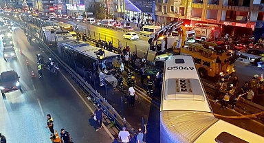 İstanbul Avcılar'da 4 metrobüs çarpıştı: 42 yaralı
