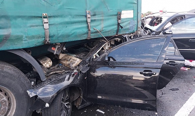 Nevşehir'de dolu zincirleme kazaya neden oldu: 2 ölü, 8 yaralı