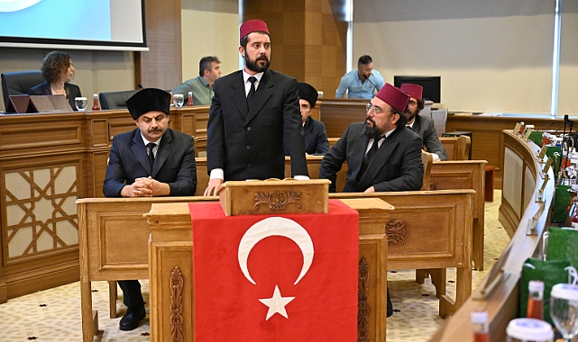 Puşide-i siyah meclis kürsüsünde