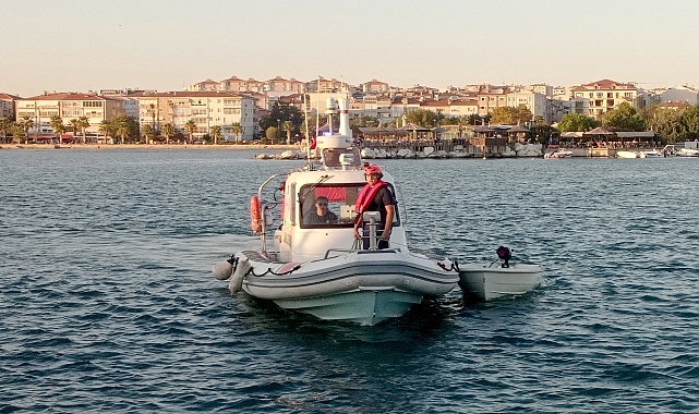 Silivri'de denizde kaybolan genç sürüklenen teknesinde bulundu
