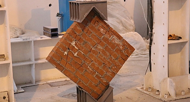 Türk mühendisler 30 tonluk basınca direnç gösteren kırılmaz duvar ürettiler