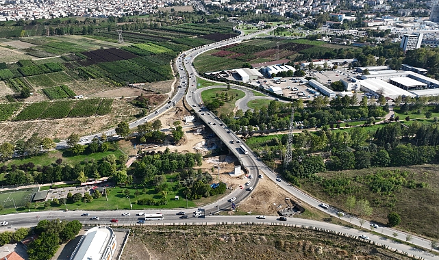 Ulaşım düğümü köprülerle çözülüyor