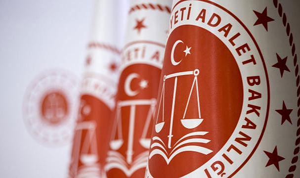 Adalet Bakanlığı başörtüsüne yönelik anayasa değişikliği çalışmalarına başladı