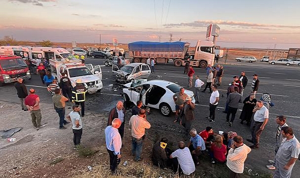 Adıyaman'da zincirleme kaza: 11 yaralı