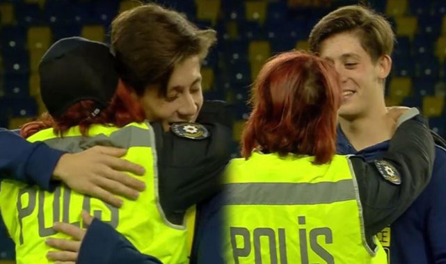 Arda Güler, polis teyzesiyle hasret giderdi!