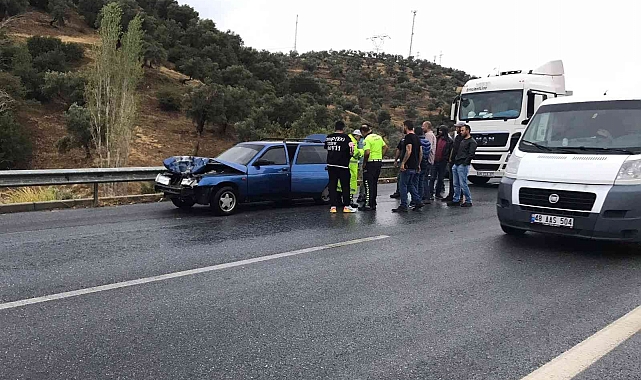 Aydın'da yağmur yağdı araçlar yoldan çıktı