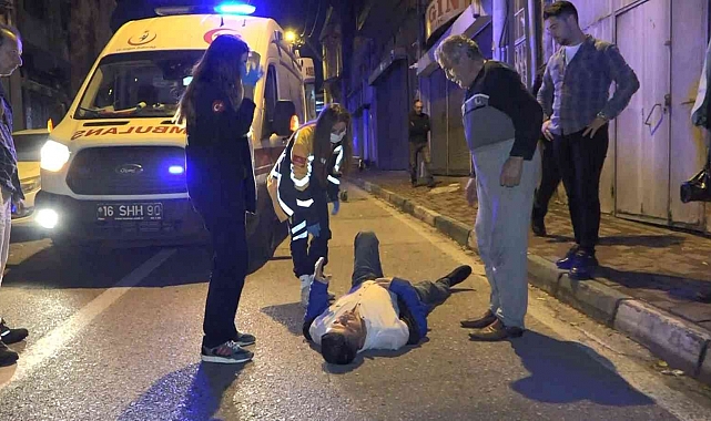 Hayırsız evlat babasını yolun ortasında yumruklayıp arkasına bakmadan gitti