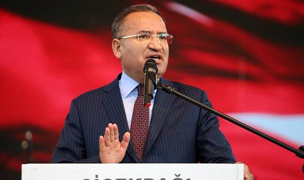 Başörtüsü için anayasa hazırlığı pazartesi Cumhurbaşkanı'na sunulacak